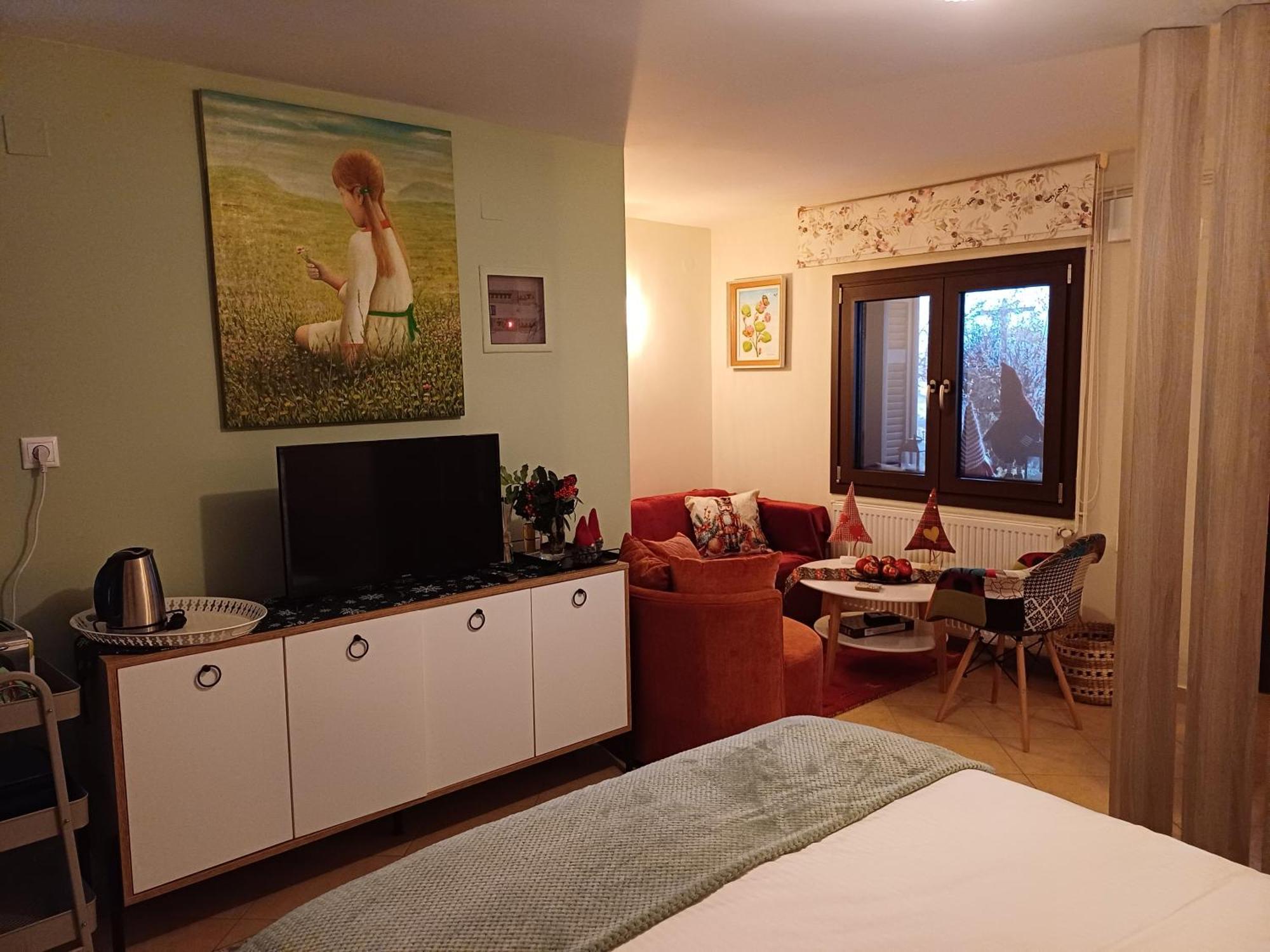 Το Σπίτι Της Ευτυχίας Στούντιο Apartment Karpenisi Exterior photo